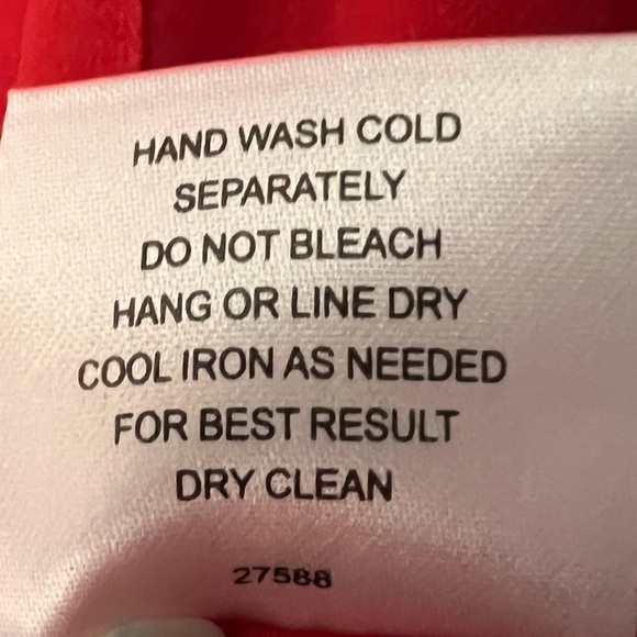 Romeo and Juliet Couture (NWT) Long Sleeve, Front Tie Top Size Medium - Picture 8 of 11